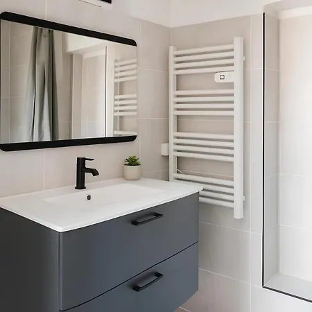 2 Privee, Espaces Communs Partages, Centre Gare, Linge & Menage Inclus Apartment *