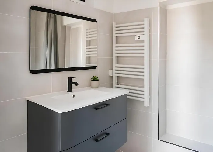 2 Privee, Espaces Communs Partages, Centre Gare, Linge & Menage Inclus Apartment *